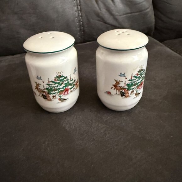 Woodland Christmas Vintage  3-Piece Kitchen Set By Ming Pao - Picture 7 of 8